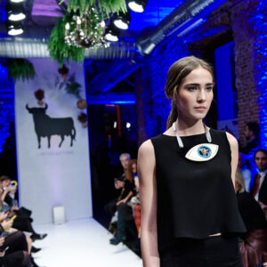 Toro Osborne: Eye collar